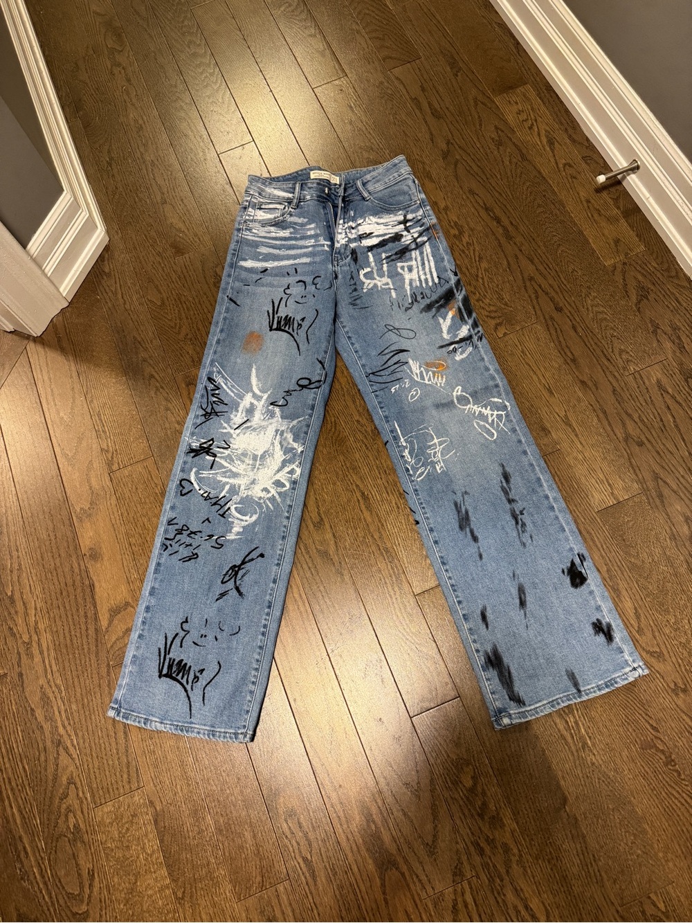 Hello Miss NWOT Premium Stretch Light Blue Denim Jeans with Graffiti Paris sz 36
